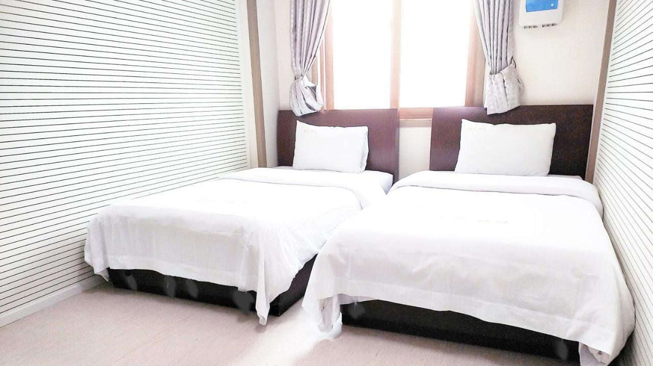 Golden Park Hotel Jeju Bagian luar foto