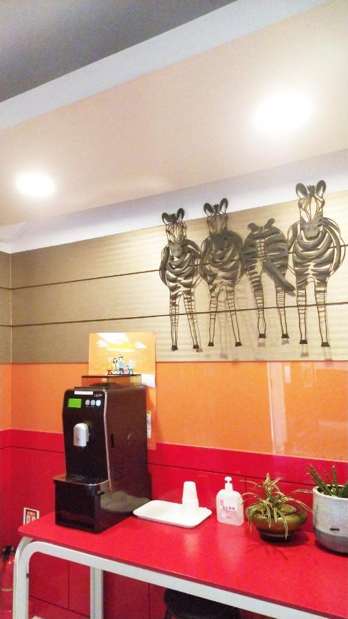 Golden Park Hotel Jeju Bagian luar foto