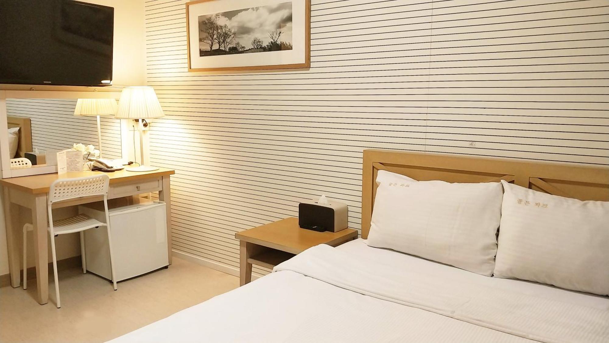 Golden Park Hotel Jeju Bagian luar foto