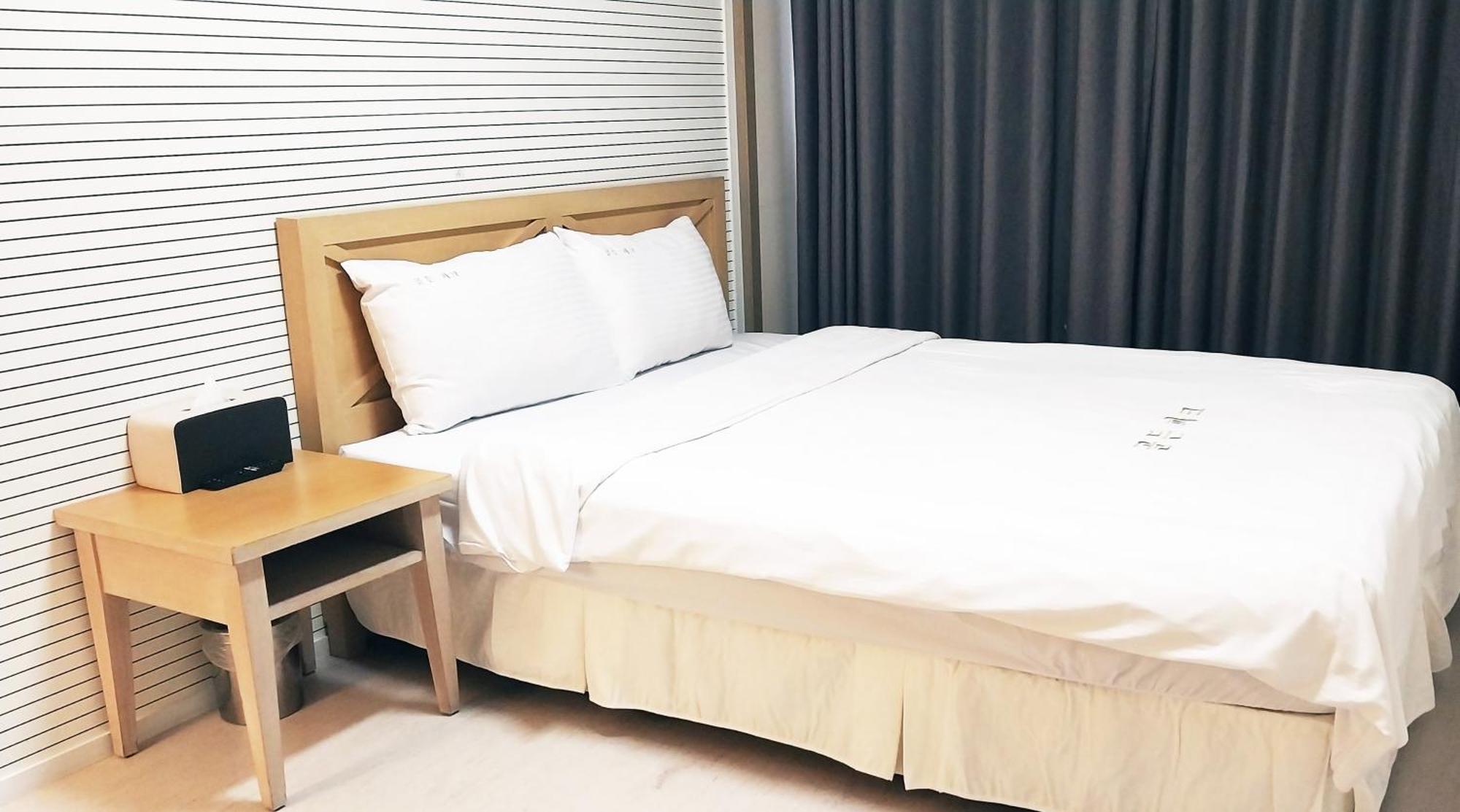 Golden Park Hotel Jeju Bagian luar foto