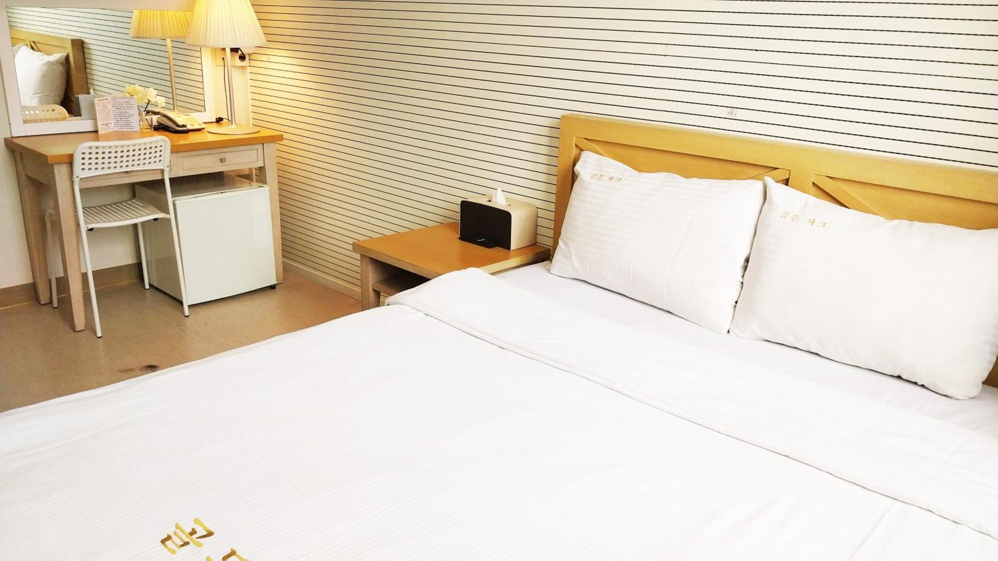 Golden Park Hotel Jeju Bagian luar foto